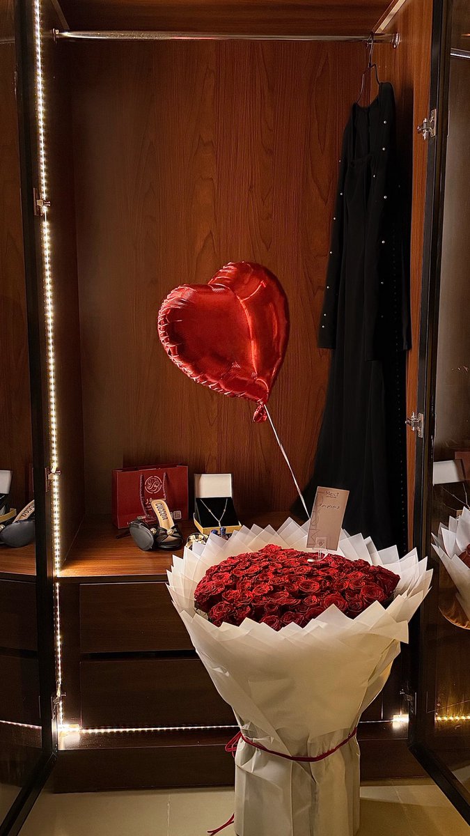 1liio_'s tweet photo. مرحبا ياطلة العيد .. وصباحه 
مرحبا والعيد جاد ..بعيد ثاني

جعل قلبي كل مارف بـ جناحه 
ينثني لك من غلاك اللي كفاني https://t.co/MaMhDgX832