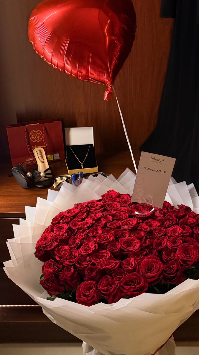 1liio_'s tweet photo. مرحبا ياطلة العيد .. وصباحه 
مرحبا والعيد جاد ..بعيد ثاني

جعل قلبي كل مارف بـ جناحه 
ينثني لك من غلاك اللي كفاني https://t.co/MaMhDgX832