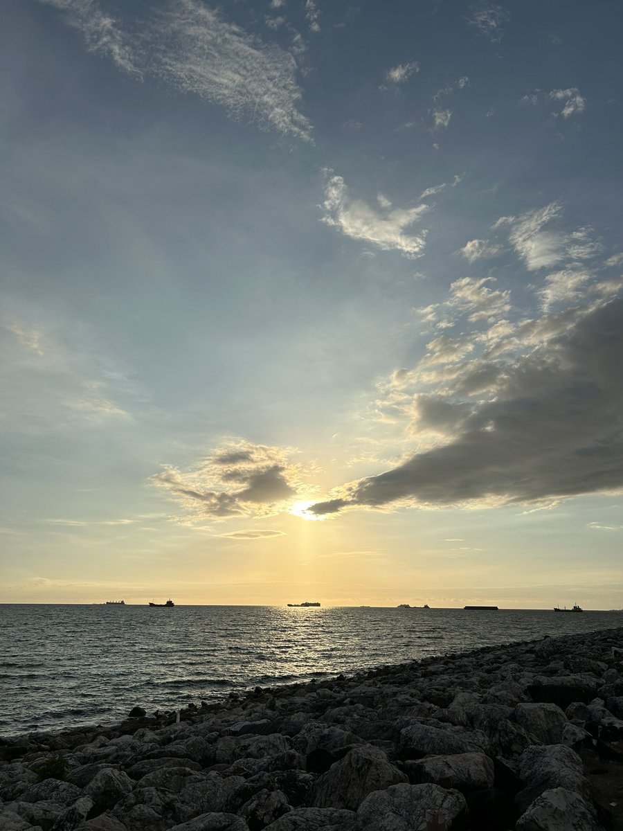 plentfeef's tweet photo. @stfujcksn This is my sunset at CPI https://t.co/hZHk9lk9Iu