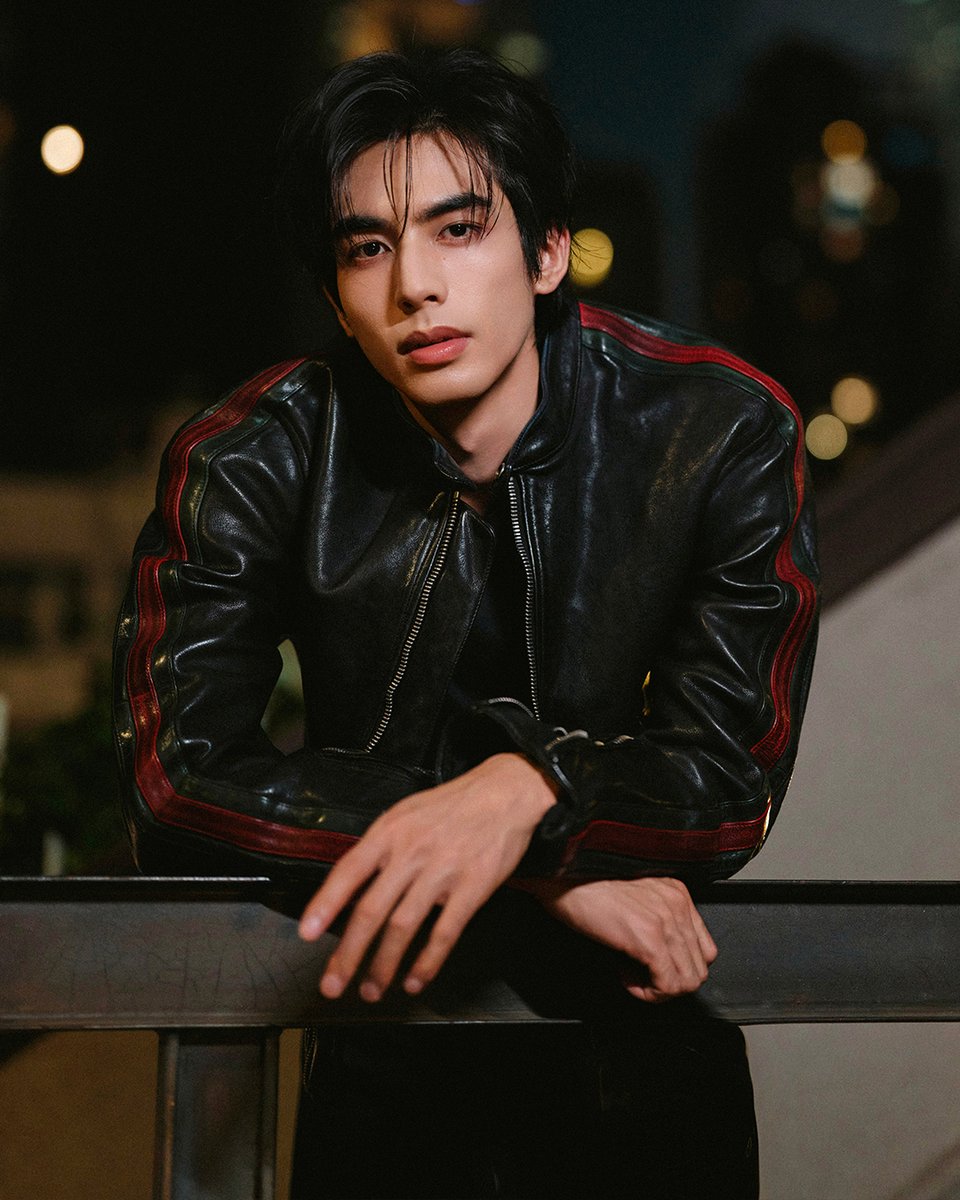 gucci_jp's tweet photo. 香港で #Gucci をまとった ソン・ウェイロン #SongWeiLong の姿をキャッチ。 https://t.co/CMRNJdQnmB