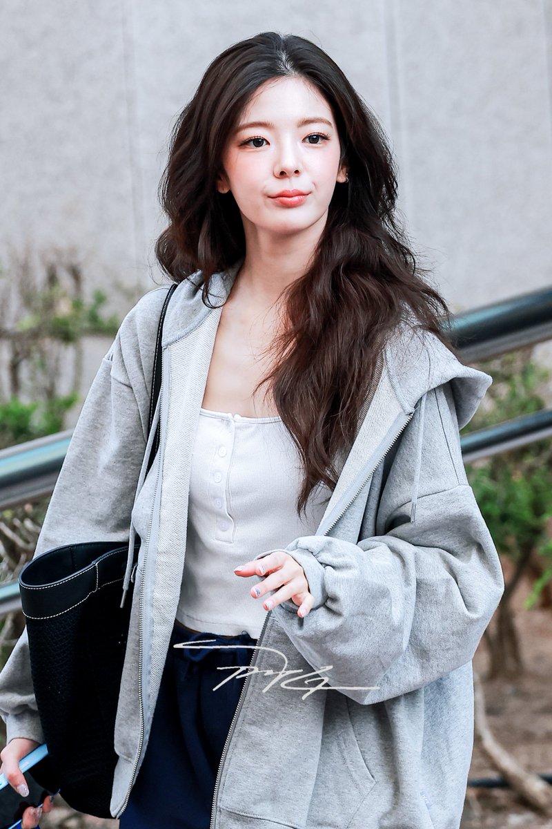 pjg920's tweet photo. 260522 뮤직뱅크 퇴근
#ITZY #있지 #LIA #리아 @ITZYofficial https://t.co/RrR9m0pqhi