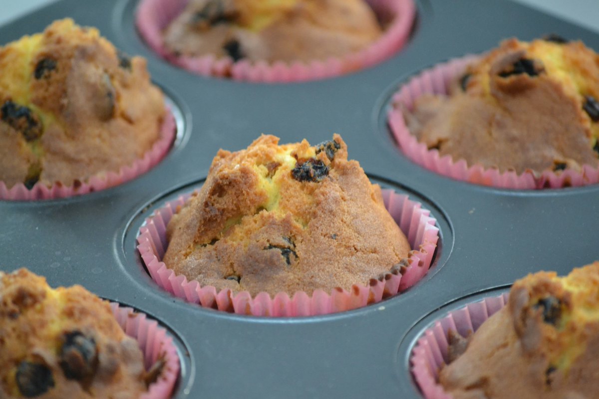 munsamolinos's tweet photo. 🫐🧁 ¿Existe un aroma más reconfortante que el de unos muffins de arándanos recién horneados? Ese balance perfecto entre la esponjosidad de la miga

📖 Descubre la receta y los tips completos en nuestro blog: 👉 https://t.co/7smuJBGmjr https://t.co/T634IRFyAu
