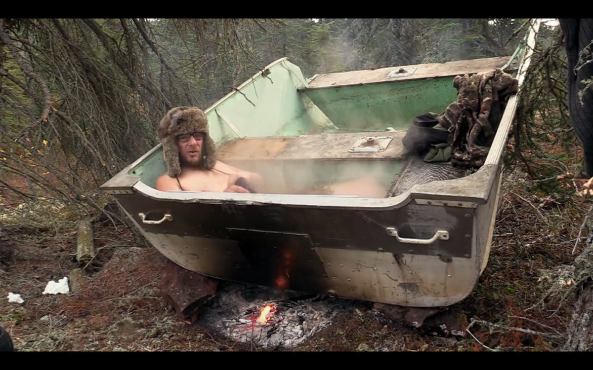 Megavolt2020's tweet photo. @shofar_mountain @pnwguerrilla Shortly after this picture was taken, this guy will wish he had one. https://t.co/VC5cj1dVNr