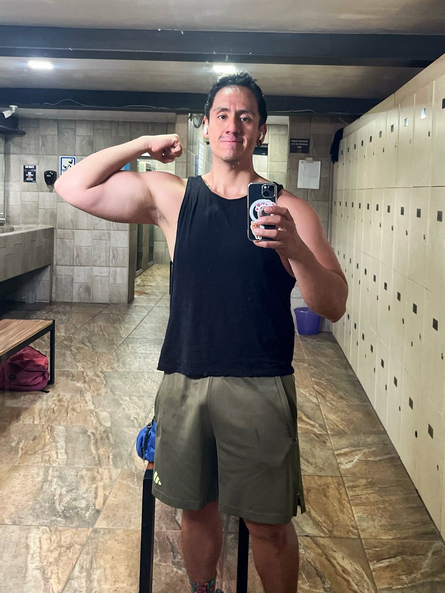 maxincoles's tweet photo. Posando el bicep 💪🏼 https://t.co/ULt0sT08NO