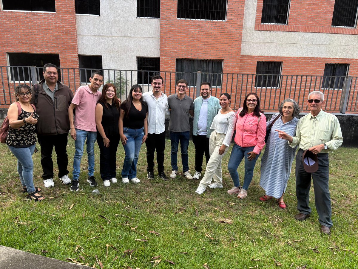 YanfriContrera1's tweet photo. Nuestra Juventud sigue creciendo, Felicitamos al nuevo Secretario Juvenil del Municipio Campo Elías José Barón,
a la nueva Secretaria de Organización Juvenil María José Muñoz, a Diego Albornoz nuevo Secretario Político y Romer Huérfano nuevo Secretario de Profesionales y Técnicos https://t.co/GjIr64RnwN