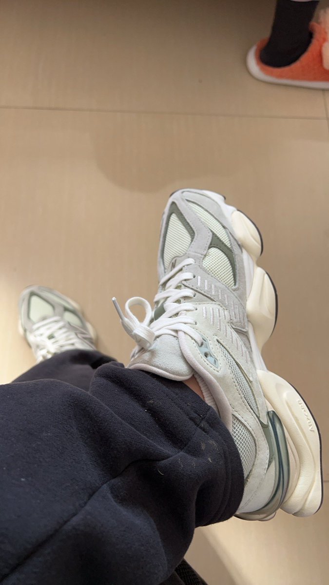 BrfueCah's tweet photo. @RoccoLongo Oh I found we had the same shoes https://t.co/hjQLRMJRLr