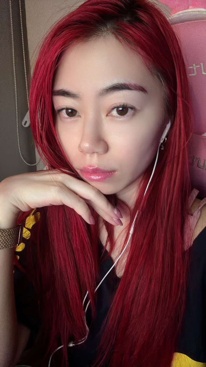 SeriGoddess's tweet photo. Here’s to waking up prettier everyday https://t.co/d58Cp37LYP