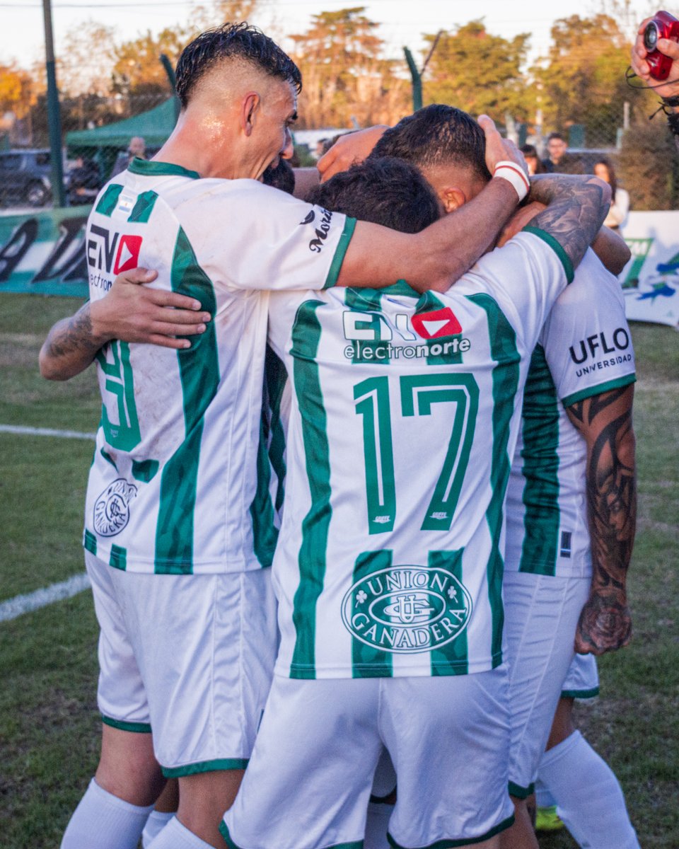 Oficial_CASM's tweet photo. Familia 🇳🇬 https://t.co/dYIaJAonSC