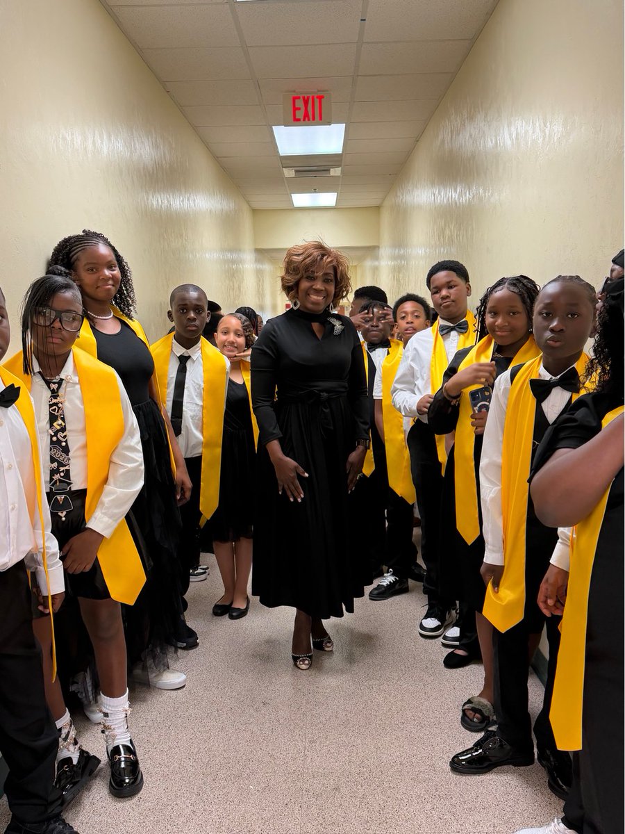 PrinGranger's tweet photo. Our fifth grade legacy of scholars and transition ceremony was epic. Thank you Principal Keorner for allowing us to use the Suncoast High School auditorium. Thank you Principal Clark for allowing the band to perform. It was a memorable night. Believe, Build and Bloom. https://t.co/yzihQc74zi
