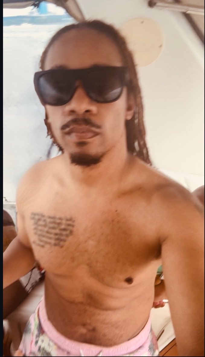 kingbooch100's tweet photo. #summerloading https://t.co/GxBUqob49Z