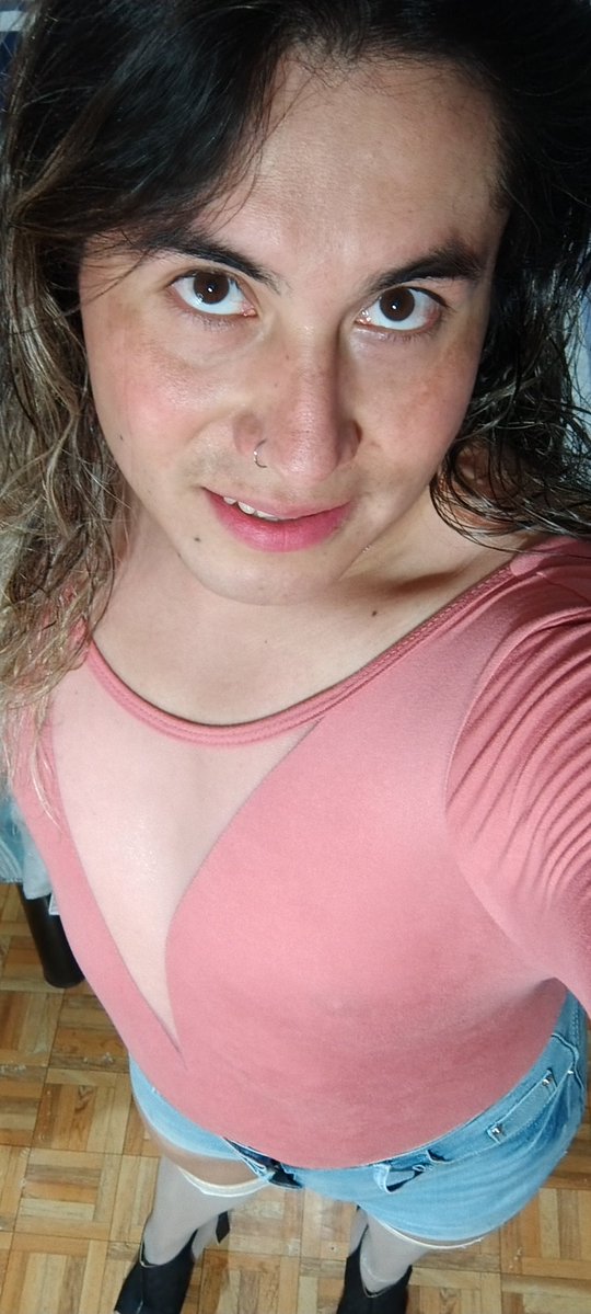 JuanitoMar696's tweet photo. Suelto o amarrado ? #femboy #transicion #newpost 🏳️⚧️ https://t.co/U3Ayek9smR