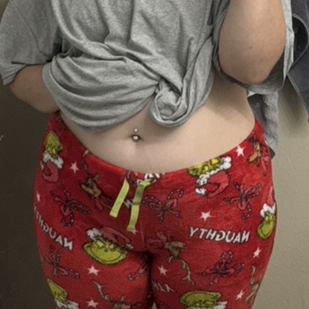 toxicafterhrs's tweet photo. not new to #nsfwtwtً  just a new account and looking for moots! :)

   - 22 
   - she/her
   - sub
   - very open minded to kinks, willing to try anything once
   - cat mom, dark romance, baseball
   - dms open to anything :)

♡︎/⟳ if u wanna be moots ₍ᐢ. .ᐢ₎
#mdni #moots https://t.co/mCxlH5P7s6