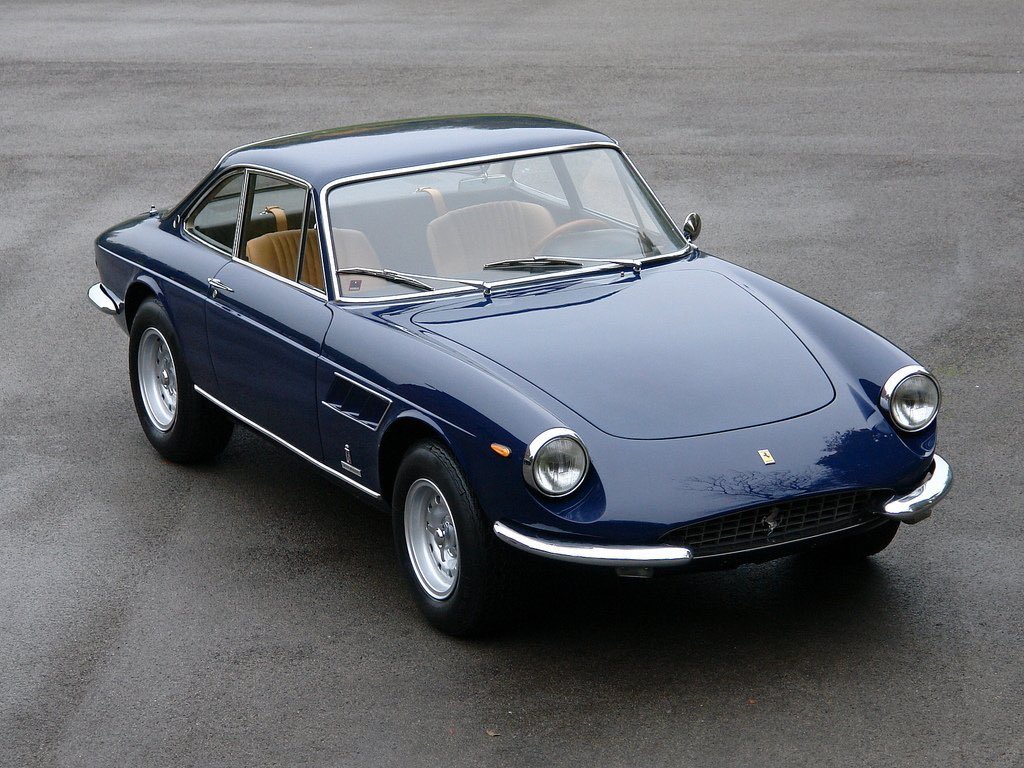 danieldelcore's tweet photo. Hear me out: #Ferrari #Luce could have been a modern take on a vintage Ferrari, like the 330 GTC. The interior and form factor in this context would have made much more sense. https://t.co/wlr6GF3e9U