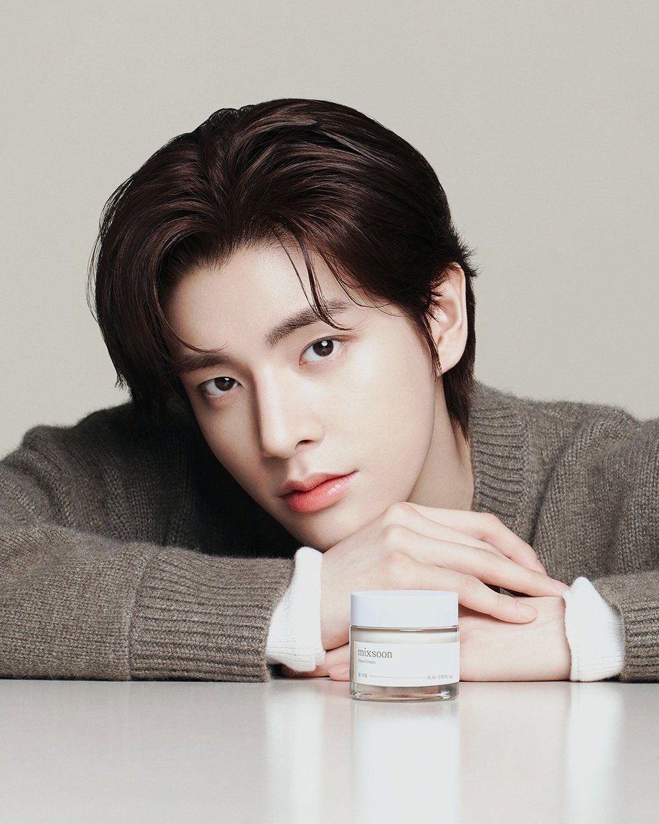 simjaie's tweet photo. JAKE’S PICK! Infused with the deep, rich nourishment of fermented soybeans to keep your skin deeply hydrated and perfectly firm. Experience the ultimate nutrient-rich moisturizing cream for that healthy, radiant, and resilient glow. https://t.co/qrdubHujqY