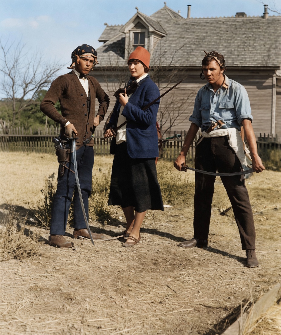 JasonShrum4's tweet photo. .
Shown here: Robert E. Howard ---- who was born in Peaster, Texas and raised in Cross Plains, Texas ----  and his two neighbors, Leroy Butler and Leroy’s sister, Faustine, dressed as pirates. Robert E. Howard is on the right. Courtesy  Damon Sasser https://t.co/OS2WoxrS5L