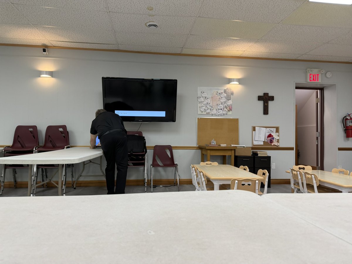 TommyGun717's tweet photo. #Tuesday #Evening #Spent at #Church #Loved it ๐ โช๏ธ https://t.co/bAoBKixoSs