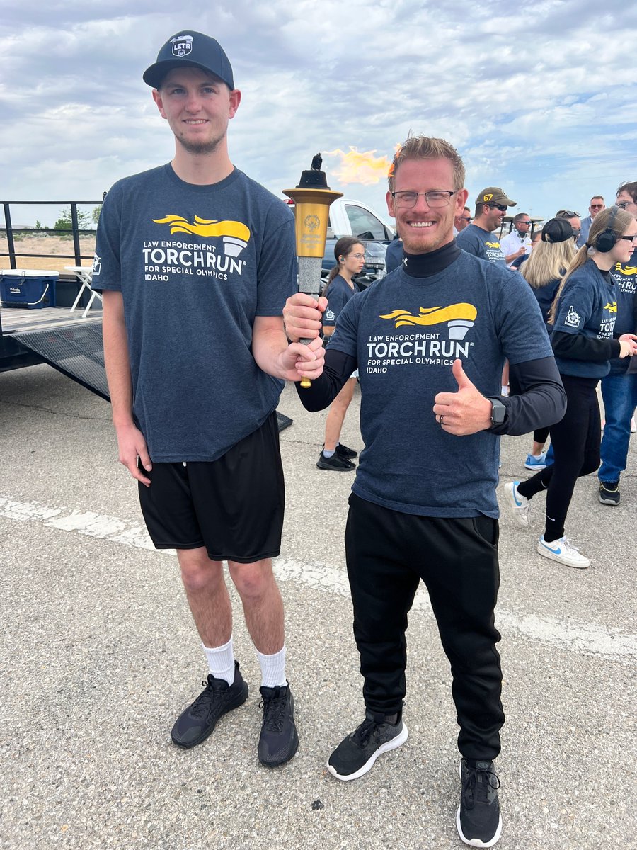 SOID's tweet photo. MOUNTAIN HOME- thank you for proclaiming today "LETR Day!" 
What a turnout for the Law Enforcement Torch Run, we couldn't be more excited!  Thank you to the Mayor, Rich Sykes for supporting our mission too!  
Next up, tomorrow morning we'll be at the State's Capitol! 🔥 🤩 https://t.co/k82h9Q0OZi