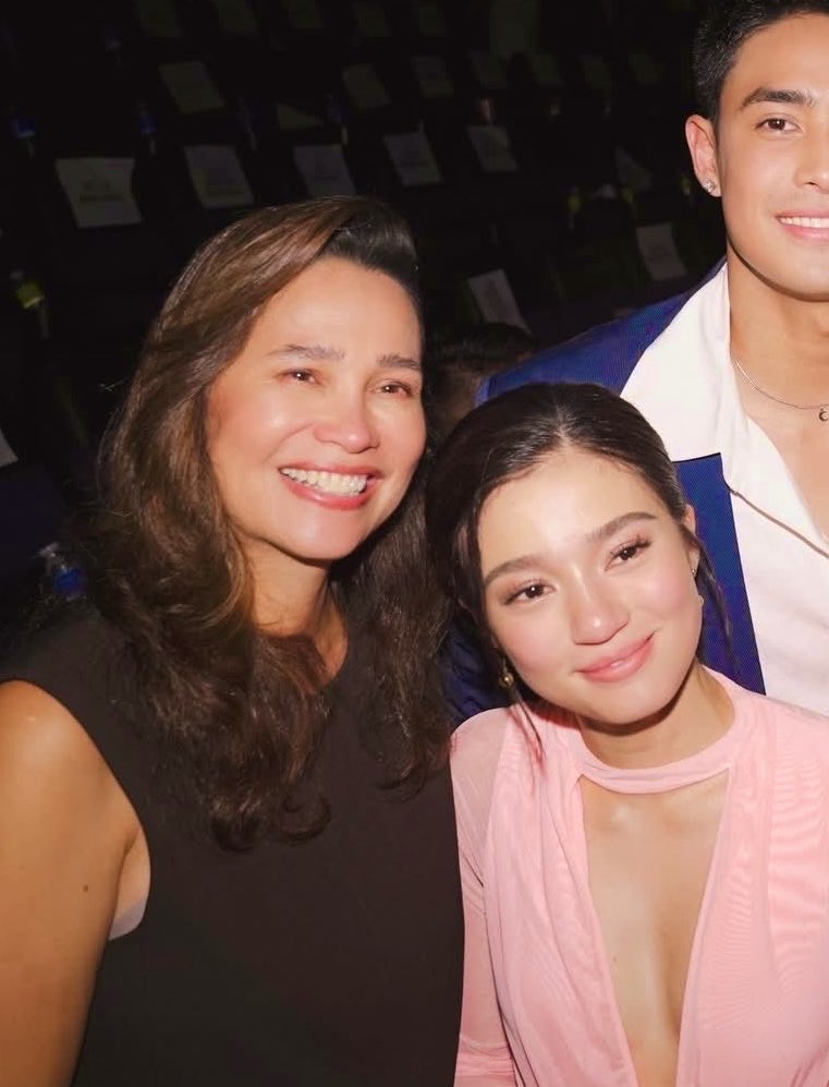 doughnbil's tweet photo. mommy maricel’s eyes… she really is the no. 1 DonBelle fan 😭 panagutan niyo siya bondelle https://t.co/4hdIzJ5OlA