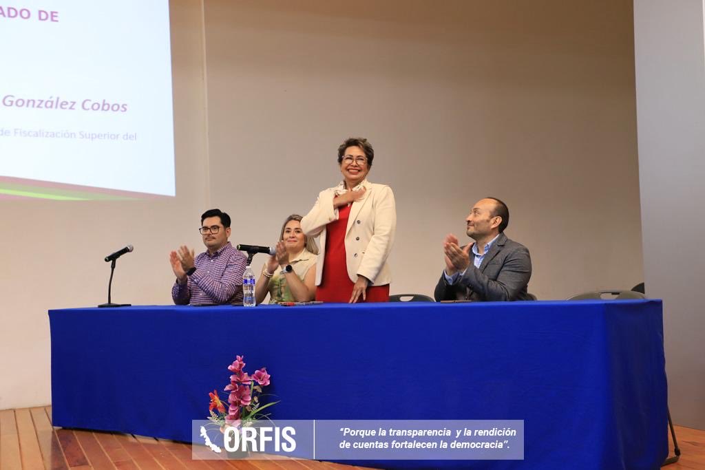 ORFIS_VER's tweet photo. La Auditora General del #ORFIS, por invitación de la Facultad de Contaduría y Administración de la #UV, ofreció la ponencia denominada “Generalidades del Procedimiento de Fiscalización Superior en el Estado de Veracruz” en el marco de la Semana Internacional de la Contaduría.
1/2 https://t.co/4S5BV8eIOu