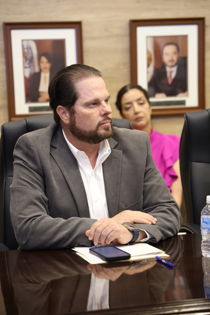 otnielgarcia's tweet photo. 📄 Avanzamos con paso firme desde la Comisión de Hacienda. 
Mantener reuniones de trabajo constantes nos permite evaluar a fondo cada proyecto, priorizando siempre las iniciativas que generen un impacto positivo en el desarrollo de Durango. https://t.co/Ge15qY7uP5