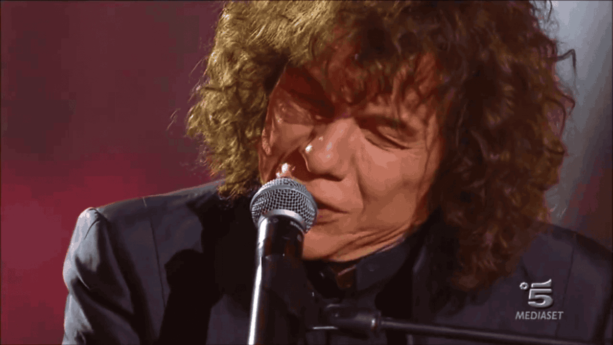 GiulioColapinto's tweet photo. Visiting my Channel <Live Music in the World> on 'YouTube'
RICCARDO COCCIANTE - "Quando finisce un Amore"
Live from "Music" TV Show at 'Theater 5 of Cinecittà' in Rome, Italy (2017)
 https://t.co/kbHAsYPlPz https://t.co/Fxy2sLnEDB