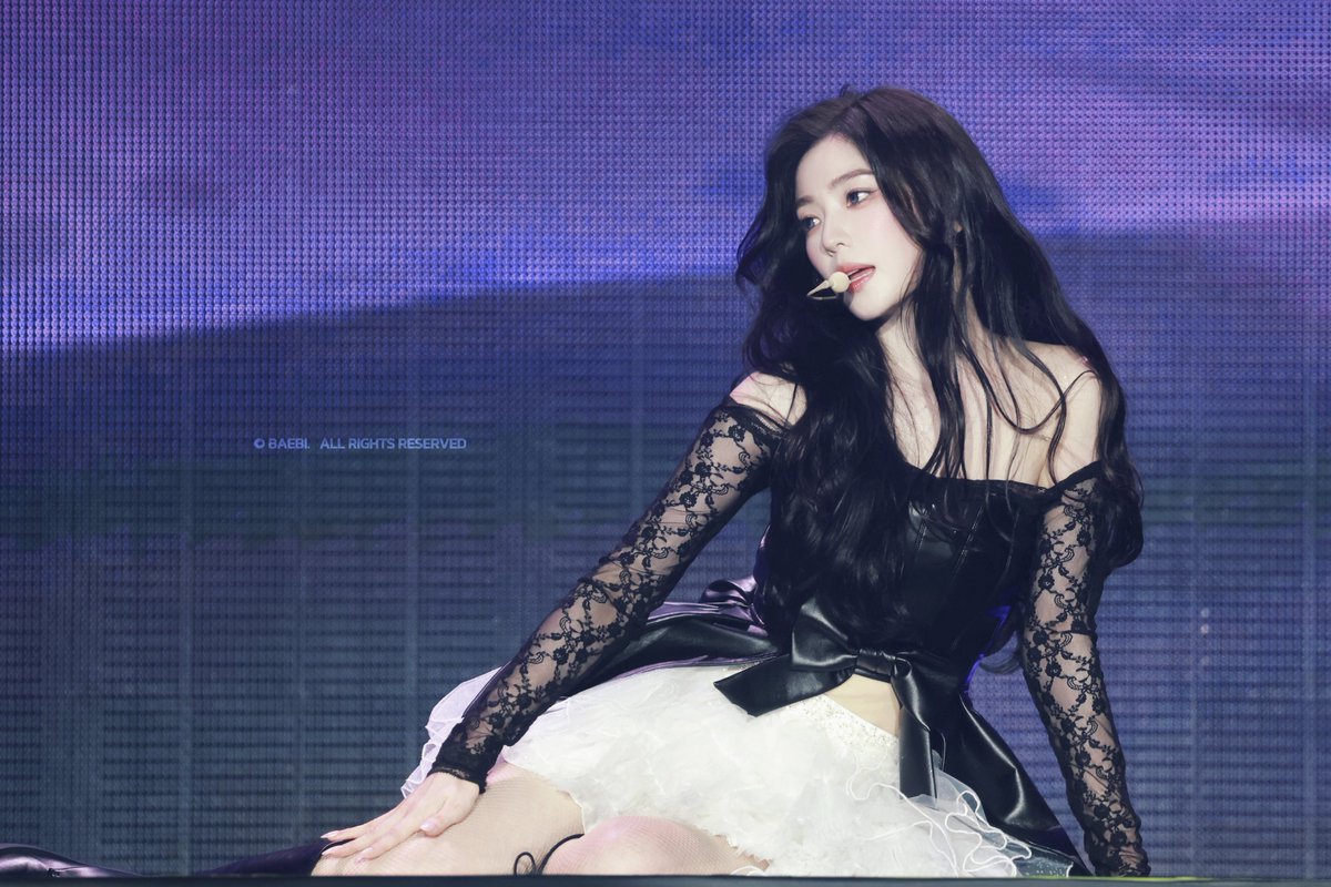 Baebirene_0329's tweet photo. 260524 🦢🖤 #아이린 #IRENE https://t.co/6MSO4CMyhk