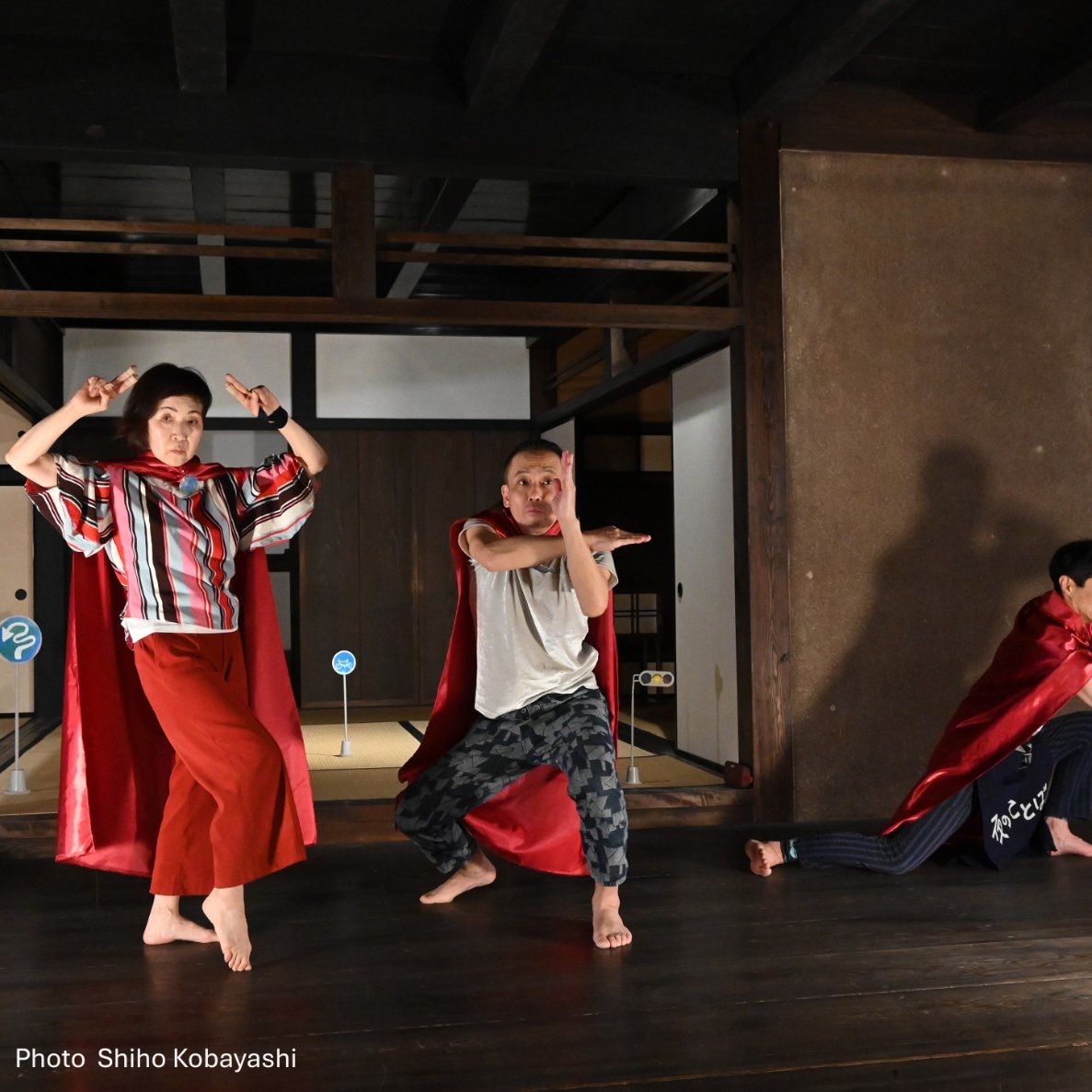 itami_museum's tweet photo. 関西を拠点に活動するダンサーによる「夜のことば 番外編 ～それぞれの夜のことば～」が5/29(金)～30(土)に開催。ユーモア溢れるダンスが繰り広げられます。5/27(水)は酒蔵にて舞台美術作品の展示も（展示は無料、予約不要）。ご予約は072-772-5959か直接来館にて。#市立伊丹ミュージアム https://t.co/oThUjFyFmK
