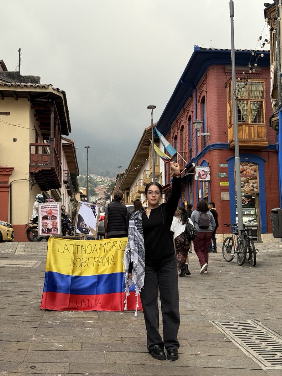 Dere_Charles's tweet photo. @arlinmedrano_ Esto solo te hace pendeja? https://t.co/q0VM1QBL8O