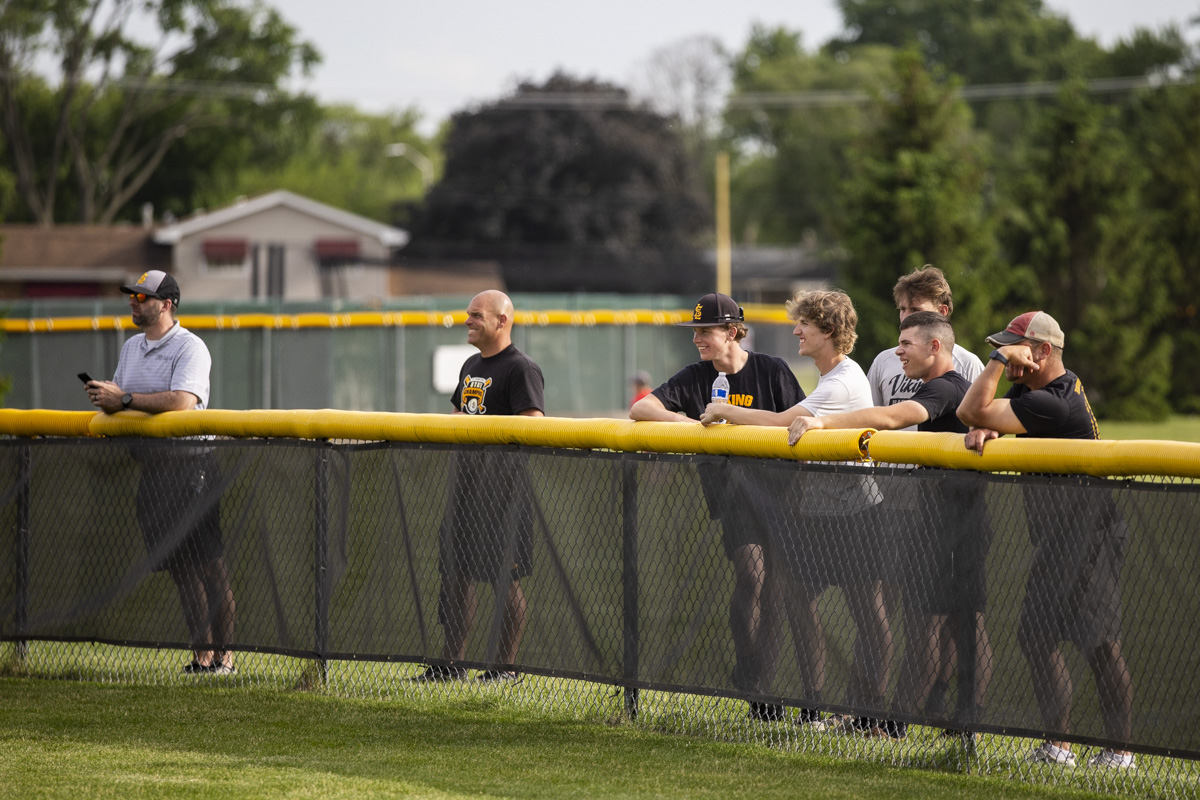 VincentDJohnson's tweet photo. Shoutout to the #StLaurence baseball team for showing up to cheer on the girls during their softball playoff game. There were more of them there than in this pic.
@STL_Athletics @stlbaseball1 @STL_Softball https://t.co/jNYamRmjLM