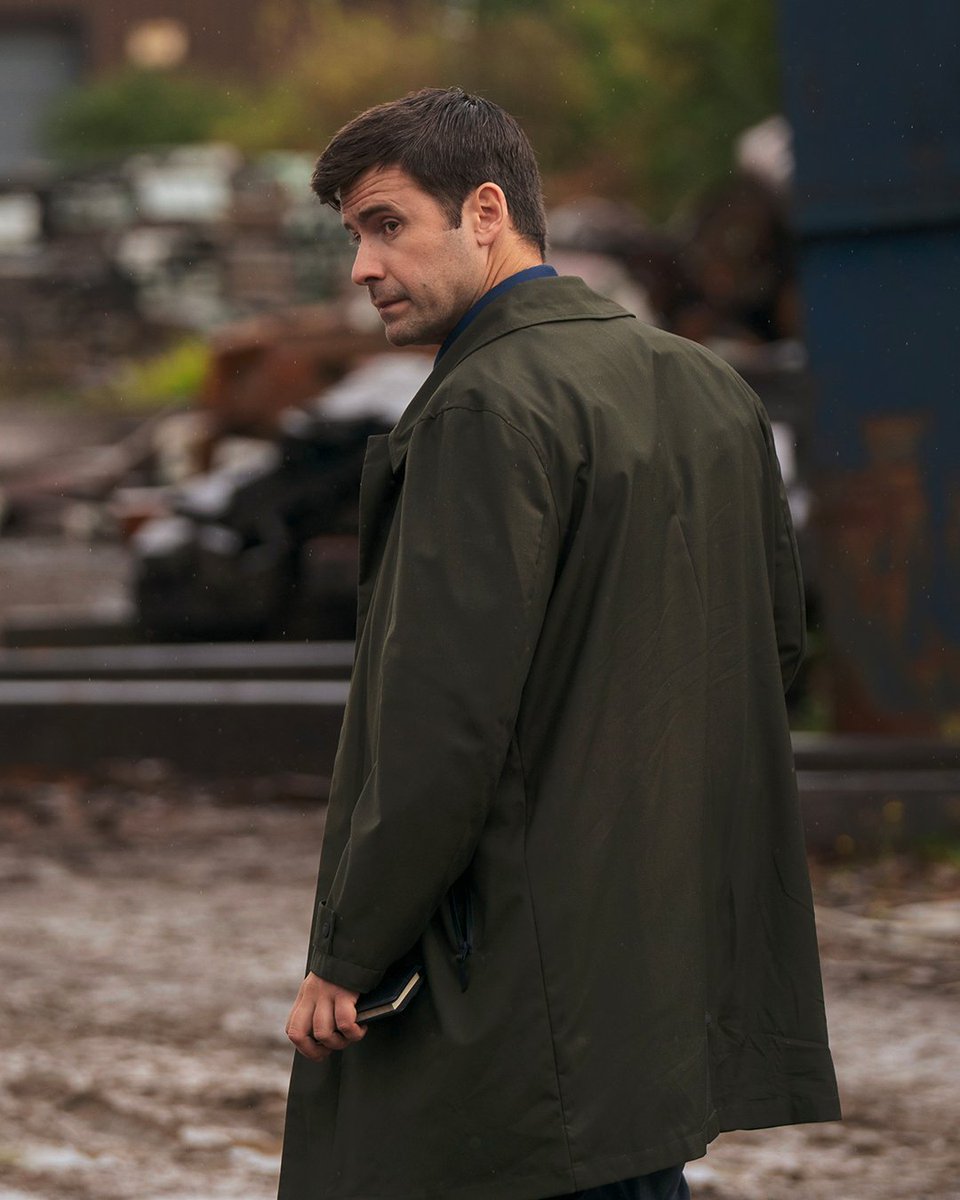 ITV's tweet photo. The Scottish countryside has never looked so sinister 🔦

Here’s your first look at The Dark, a chilling six part crime drama starring Laura Donnelly and Mark Rowley, that follows a tense cat and mouse hunt for a twisted serial killer 🔍🚨 

Coming soon to ITV1 and ITVX

#TheDark #BrandNew #CrimeDrama