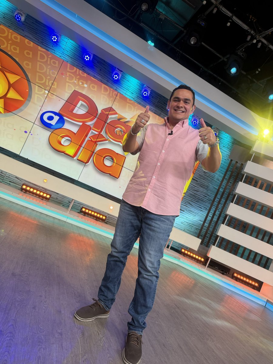 rafaramirezmx's tweet photo. Donde el alma ríe, ahí es… 🙌✨

Bendita profesión 📺🎥🎙️🎭🤩

Que todo lo bueno te siga 
Te Encuentre y se quede Contigo ❤️🙏🏻

Me he prometido ser Feliz, aunque eso vuelva locos a los Demás! 🤪✌🏼🙃 

#mylife🫶 https://t.co/FzTzId1g9l