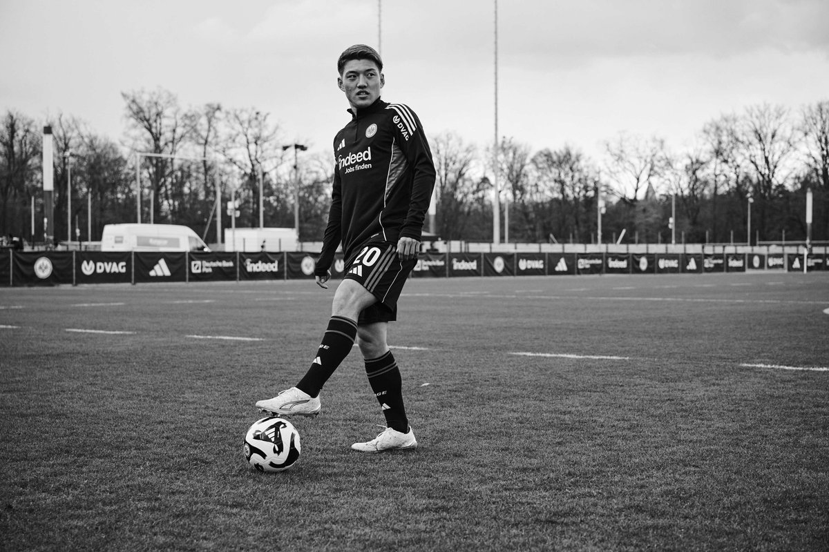 IndeedJapan's tweet photo. サッカーをつくる仕事⚽️

【グラウンドキーパー】

グラウンドを美しく完璧に整備して、
選手の足を怪我から守る。
全力でプレーできる環境をつくる仕事。

#Indeed #いい未来は探せる #Doan #サッカー #football https://t.co/S9U1d9qqkb