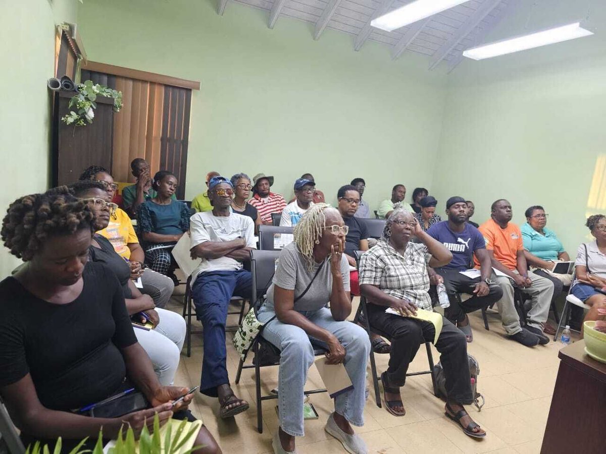 CARDIcaribbean's tweet photo. 🐐🇰🇳 @CARDIcaribbean, partnering with the Dept of Agriculture, hosted a workshop to strengthen small ruminant production &amp; farm management in St. Kitts &amp; Nevis. Farmers explored sustainable livestock systems, nutrition, disease control &amp; business management. 🌿📋 #CARDI #Agri2026 https://t.co/KrT9pwbnFy