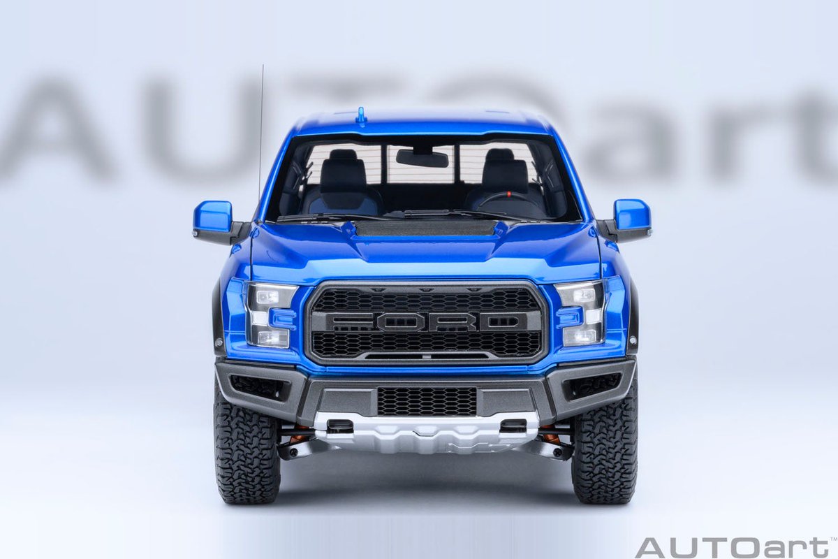 450馬力の高性能ピックアップトラック、フォード F-150 ラプター