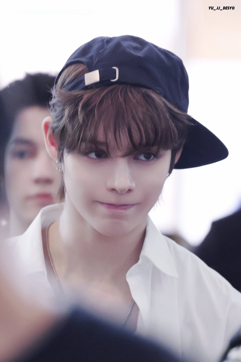 YU_JJ_DESYO's tweet photo. 260527 ICN🛫

#JUSTIN #JAYJAY #JUSTINJAY #저스틴  #ジェイジェイ #SMTR25 https://t.co/IaWD3bJCsC
