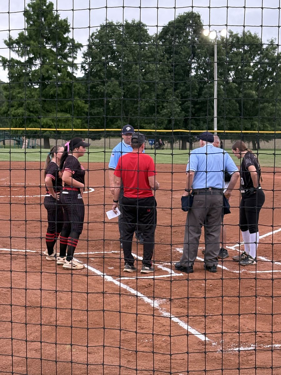 bchsathletics23's tweet photo. The Lady Braves defeated Austin 15-0! They will play Switzerland County tomorrow night at 6:30 PM for the sectional championship! Go Lady Braves! 🥎 https://t.co/Y0rvBARvKP