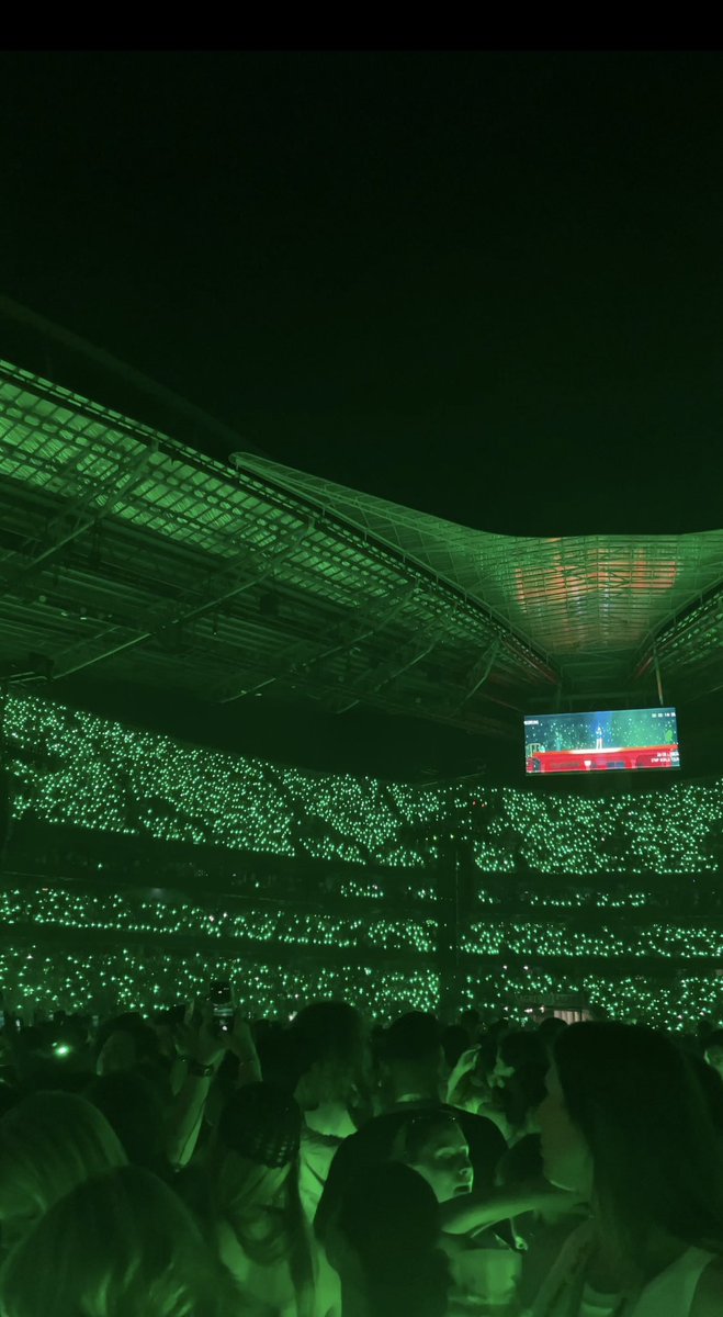 LeaoDosFactoss's tweet photo. O galinheiro tem mais encanto pintado de verde e branco 🤣👍

Deve tar um festival aquela merda https://t.co/KOBeFFqfuE