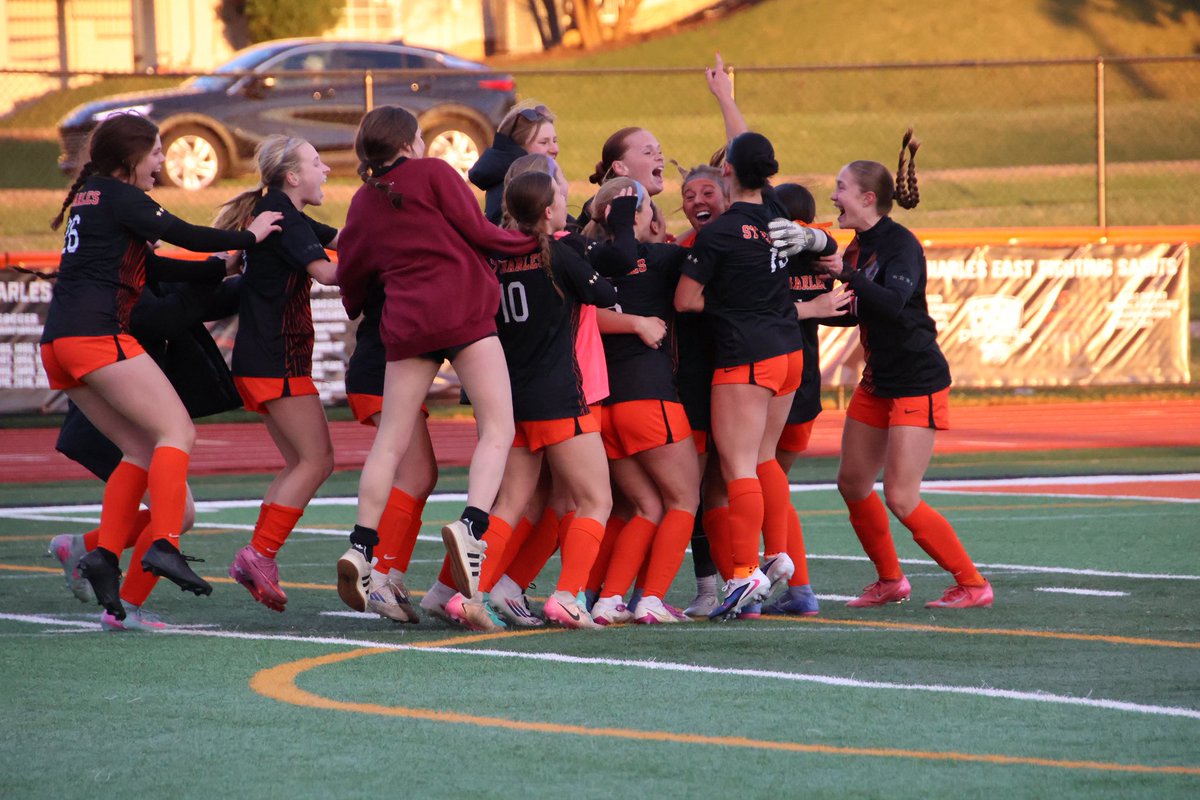 STCEGirlsSoccer's tweet photo. SAINTS WIN‼️ https://t.co/O6W99Y5yN7