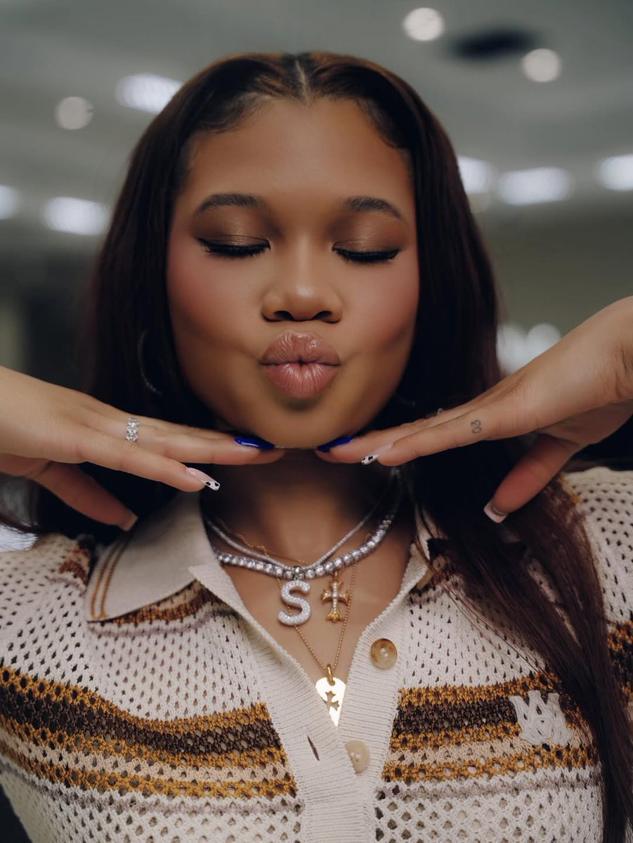 blackishpress's tweet photo. Storm Reid is GORGEOUS https://t.co/PsvrIJKCBC
