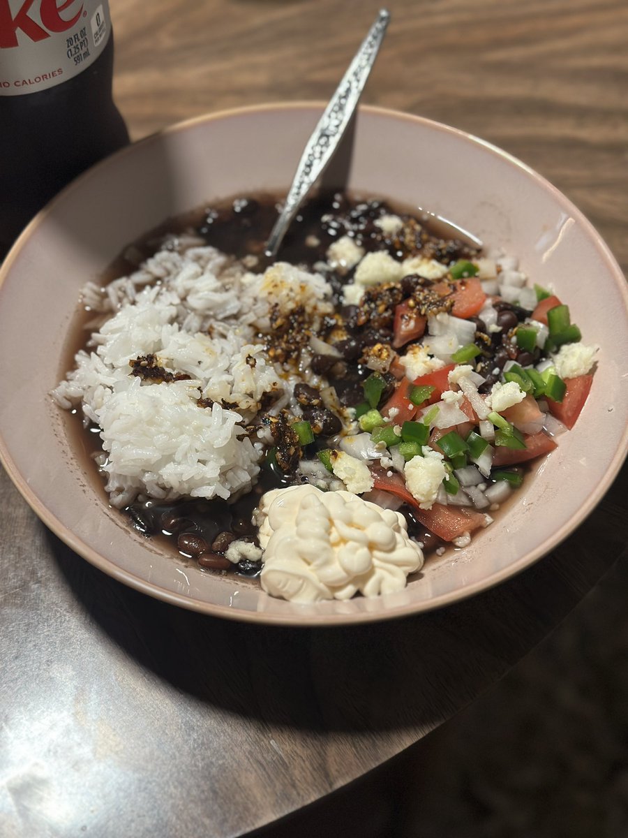 datebrie's tweet photo. finished my salsa macha :( https://t.co/Vvlye3a9Xk