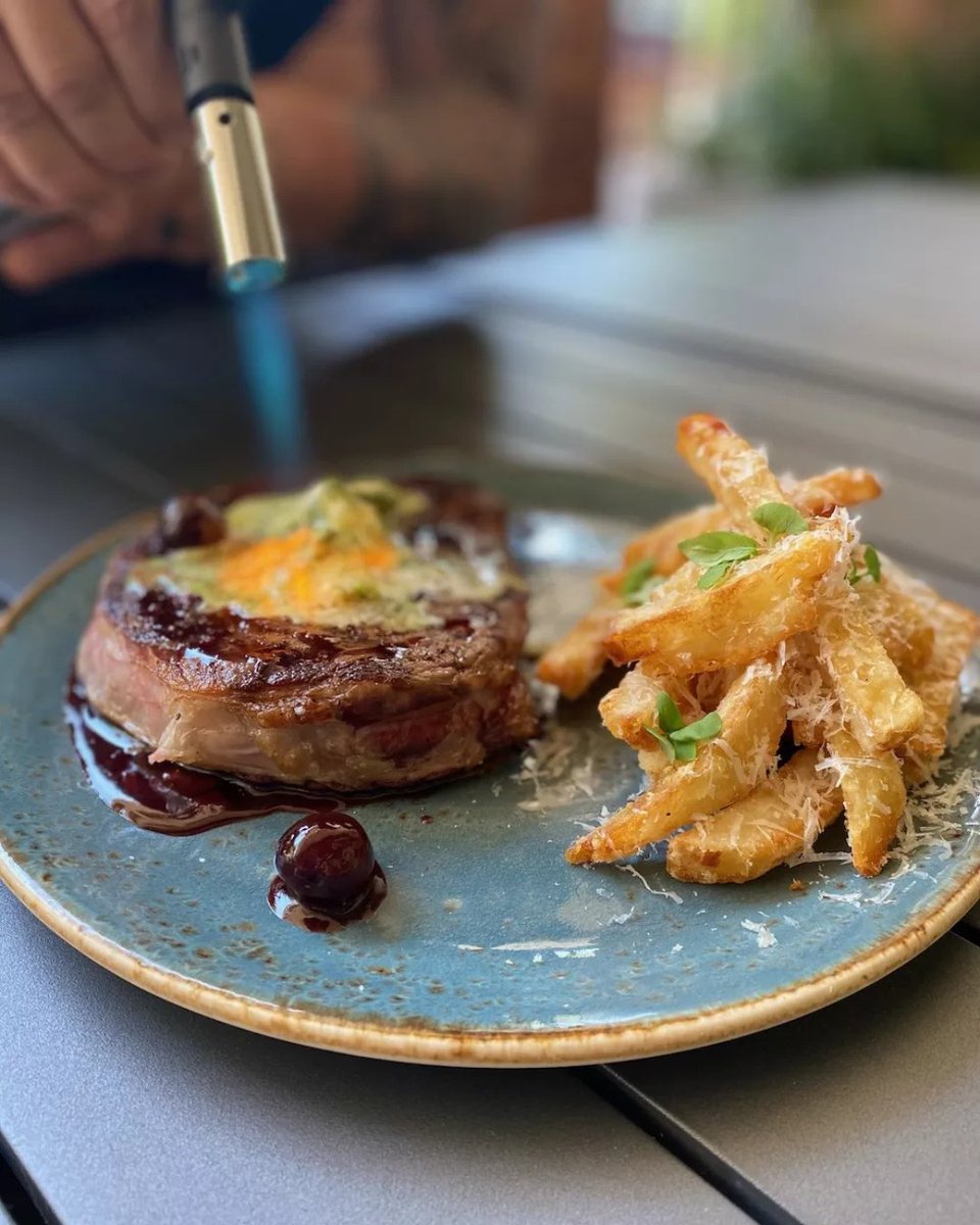 GoTampaGo's tweet photo. GO DO THIS #TAMPA! 🍽🍷 Wine &amp; Dine in celebration of Tampa Bay Restaurant Month https://t.co/On5aNYcBPW