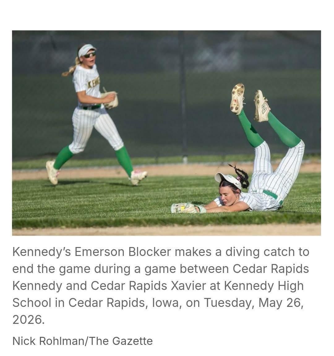 JFKsoftball's tweet photo. YESSSS🤩🤩
Cougs sweep the Saints, 2-0 and 9-7. Lily Knutson with the win in game one. Peyton Stineman with the win in game two and Knutson with the save. 💣💣💣 by Dylan Amling, Stineman and Knutson. All around great team effort! #gocougs https://t.co/UtXKnvyFlo