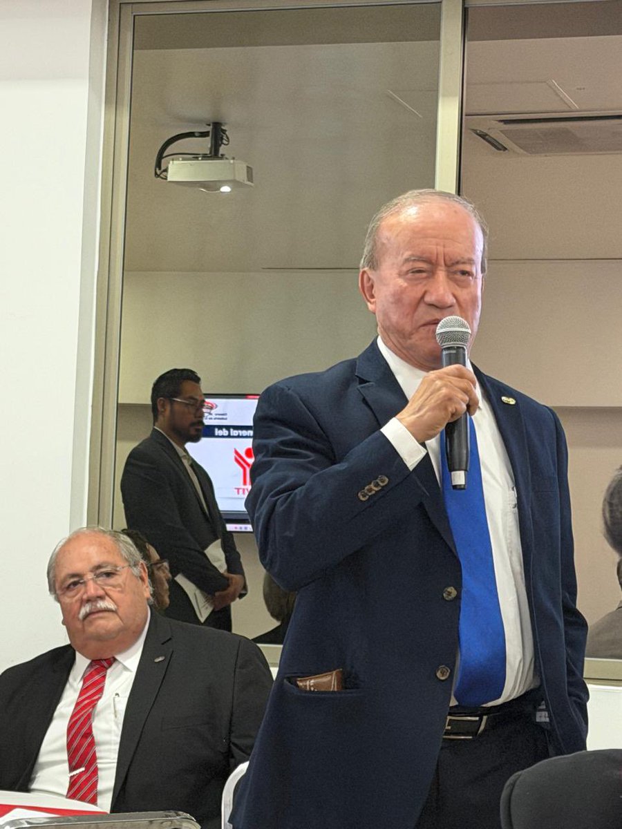 RaydelVallelafo's tweet photo. Participe en la Segunda Jornada Nacional de la Construcción, junto a directivos de #INFONAVIT @OctavioRomero_O y del presidente nacional de #CMIC @lmendezjaled fortaleciendo el diálogo y generando propuestas que impulsen el crecimiento  del sector constructor en nuestro país. https://t.co/tSYXGGoFPs