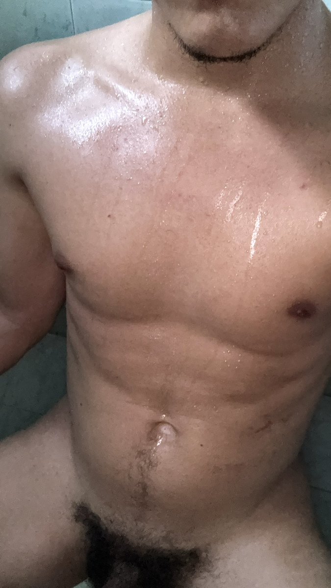thisisdreix's tweet photo. Quién quiere olerme y lamerme después del gym? https://t.co/3714akX7k5