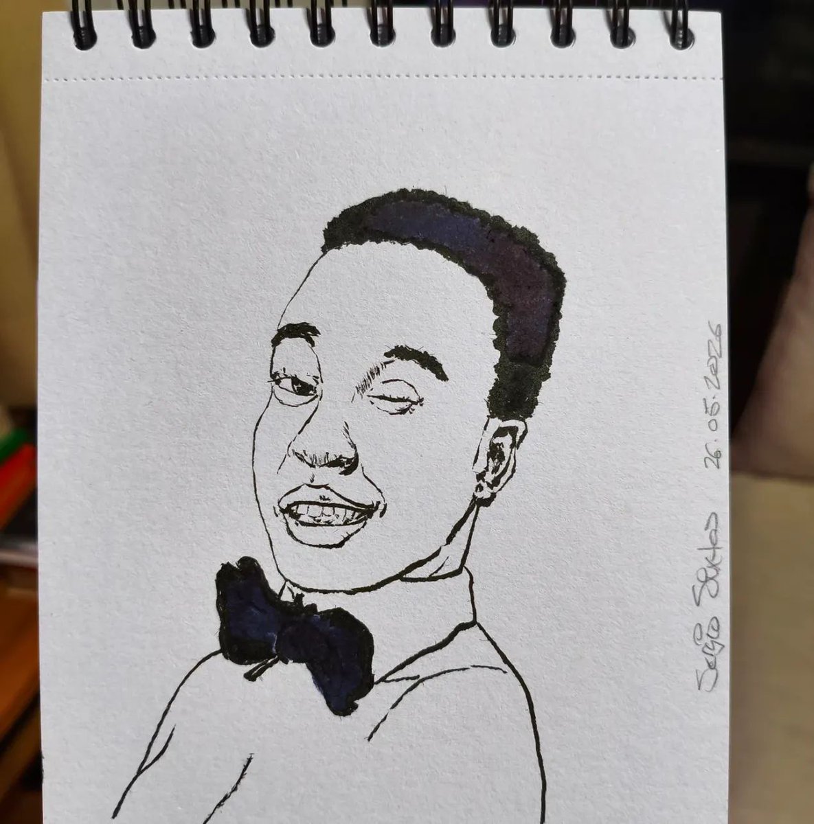 cibernetes's tweet photo. Un autorretrato de Tony Gum es el pretexto para dibujar.
#dibujo #drawing #sketchbook https://t.co/8jOZP2010Y