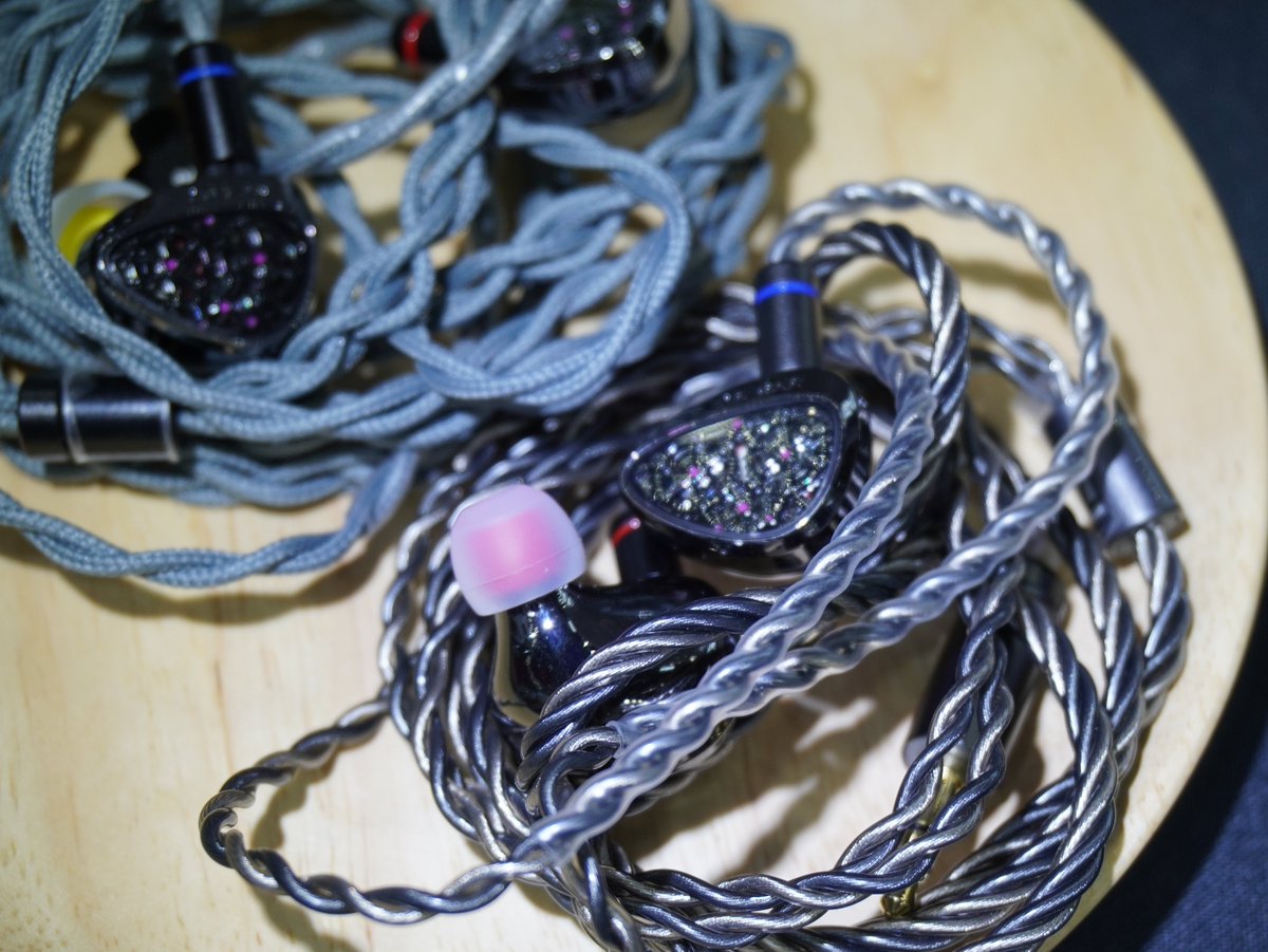 Kbear_Global's tweet photo. KBEAR Tourbillon-Pro
Hi-Res Audio IEMs 🎵
Want to catch every tiny musical detail?Premium tech delivers crisp sound, capturing harmonies, decays and vocal nuances perfectly.
#iem #hifi #audiophile #KEBAR #earbuds #music #voice #inears https://t.co/8qGx8Ruv9d