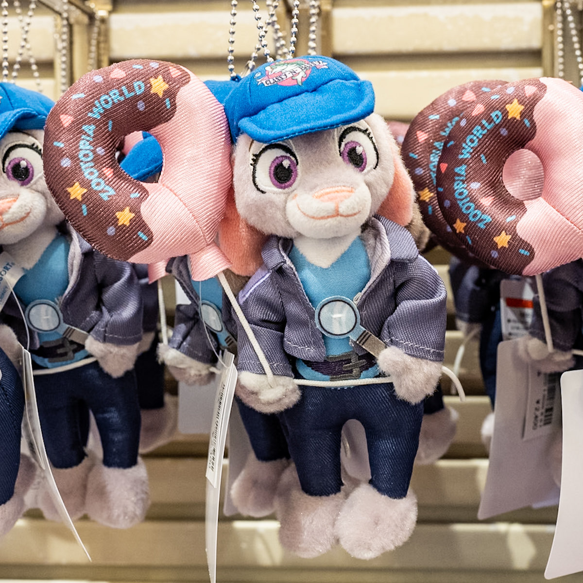 MezzoMikiD's tweet photo. 東京ディズニーリゾート
『ズートピア2』グッズ販売中☆
https://t.co/BLQzHmCItn https://t.co/KcFeQinyqe