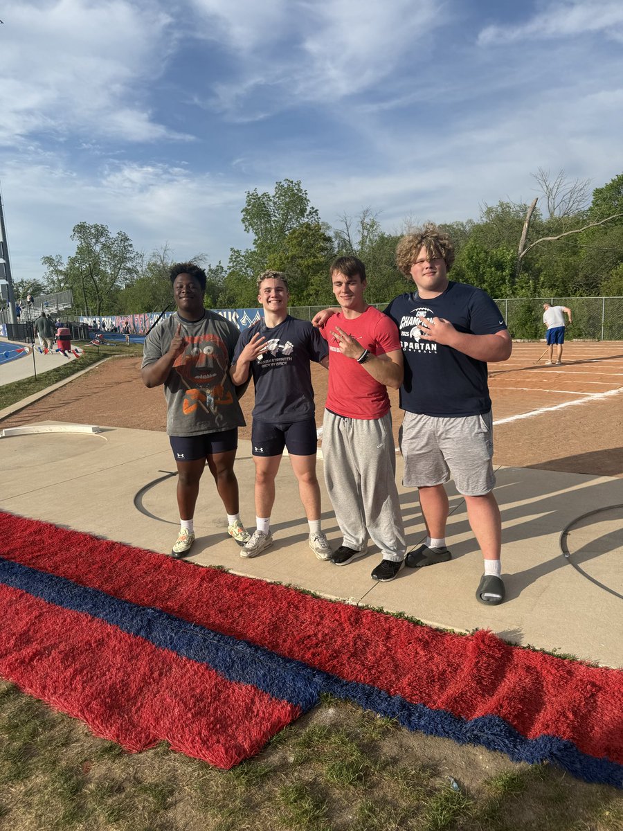 DylanGolla12's tweet photo. Congrats to our throws crew on a great regional performance! 

Deandre Ehlen is this year’s regional champ in the shot put with a throw of 53’ 5.25”

Oliver Carlson - Discus - 155’ 2” (2nd)
Brodie Tittl - Shot Put - 49’ 4.25” (3rd)
Nathan Margret’s - Shot Put - 47’ 9” (4th) https://t.co/dxcwAekiYV
