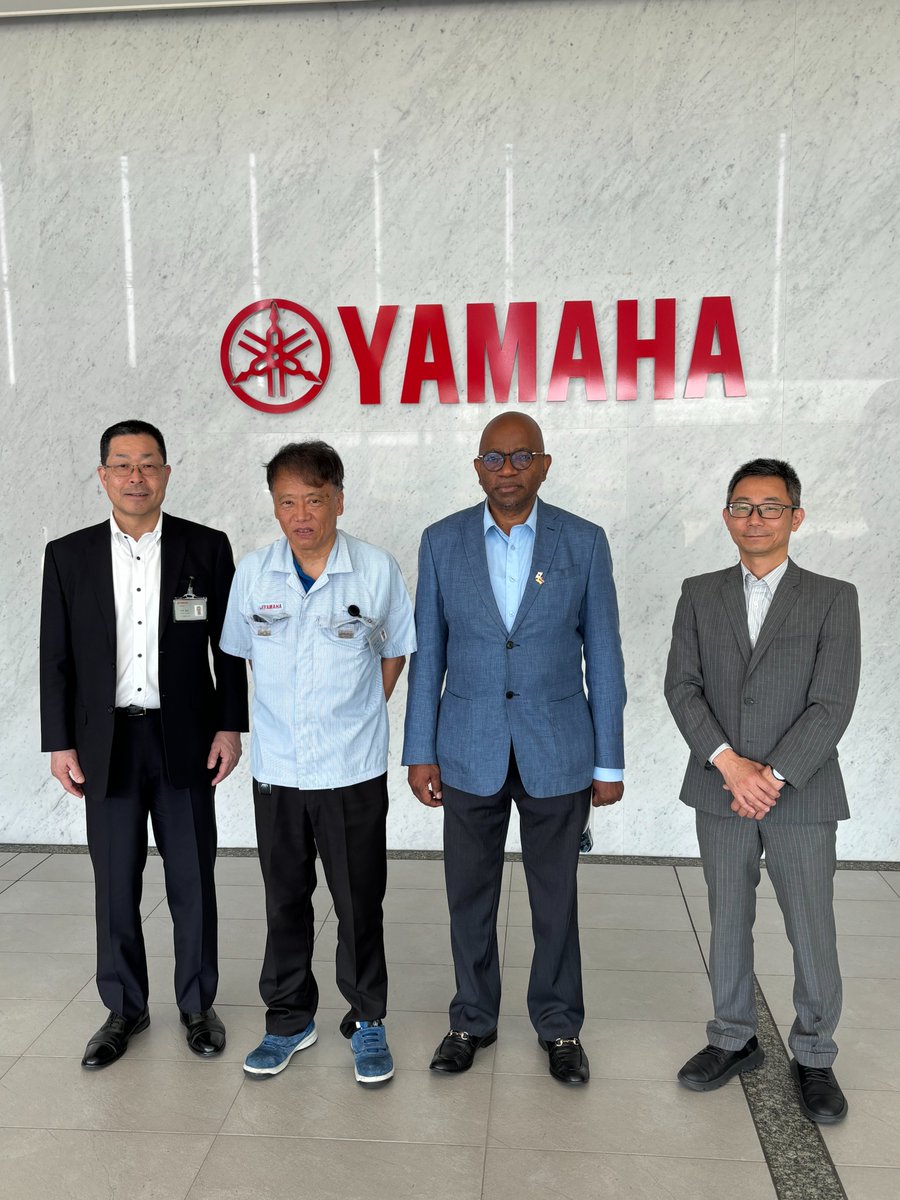 EmbColombiaJap's tweet photo. El Embajador Makanaky visitó las factorías de marina de Yamaha Motor, Inició con la planta de motores fuera de borda de Shizuoka y finalizó con el astillero en Amakusa.
Se busca así, fortalecer la presencia de esta corporación en Colombia y explorar nuevas áreas de cooperación.🚢 https://t.co/zVKgD5zjp7