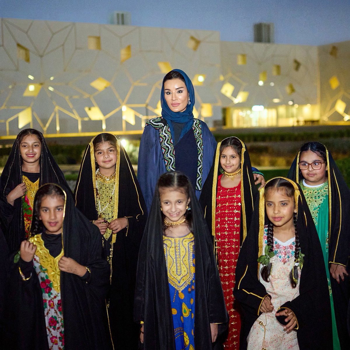 موزا بنت ناصر Moza bint Nasser tweet media